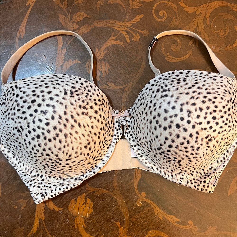Victoria Secret 36DD Push Up Leopard 🐆 Bra
